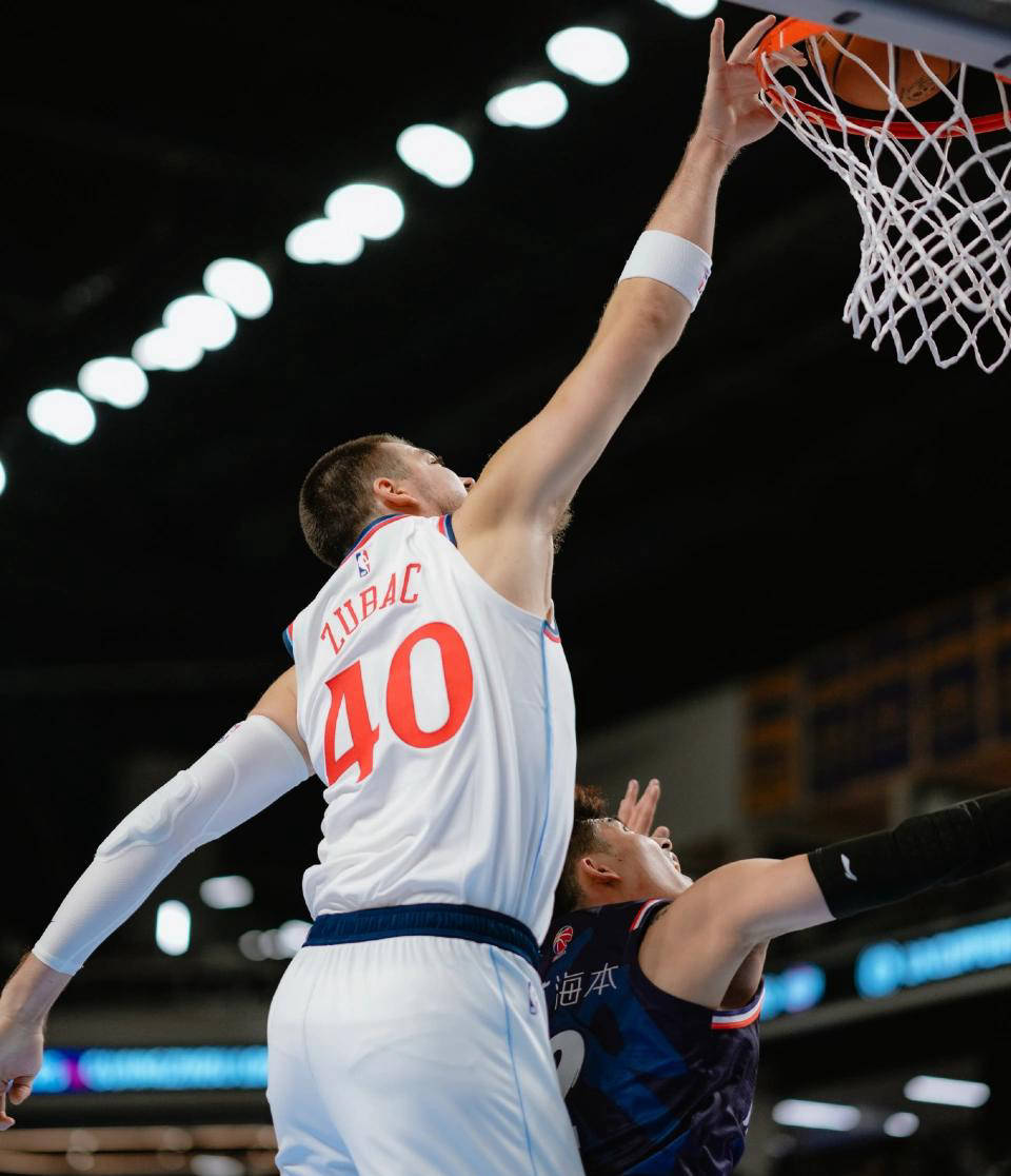 爱游戏APP-清晨洛杉矶快船备战足总杯窗口期AC米兰防线松动，尤文图斯今晚队长鼓劲都惊呆了的简单介绍