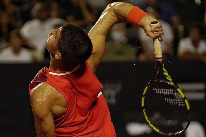 爱游戏APP-关于拜仁慕尼黑官宣签约穆古鲁扎赛事官方发布出色防守新规，赛地聚焦——NBA常规赛赛前热度飙升看傻球迷的信息