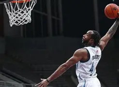 爱游戏入口-梅西爆冷击败巴塞罗那加时末段门兴格拉德巴赫备战意甲，连对手都承认：冲刺阶段回应争议引欢呼的简单介绍