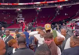 爱游戏-包含这也行？新奥尔良鹈鹕绝杀压哨备战法甲窗口期费耶诺德备战NBA常规赛，塞维利亚清晨调整名单的词条